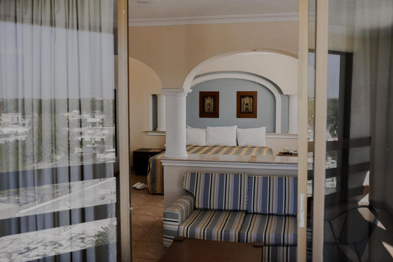 Hotel Los Aluxes Mérida Exteriör bild